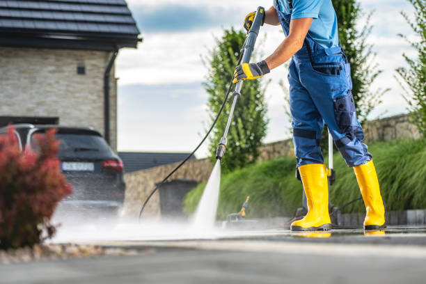 Best Animal Enclosure Cleaning  in Trumbull Center, CT